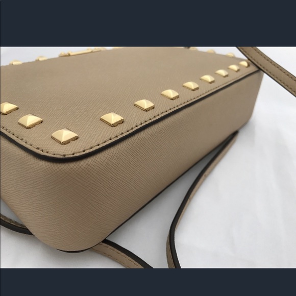 NWT Michael Kors Sandrine Stud Leather Large Cross - Picture 6 of 8